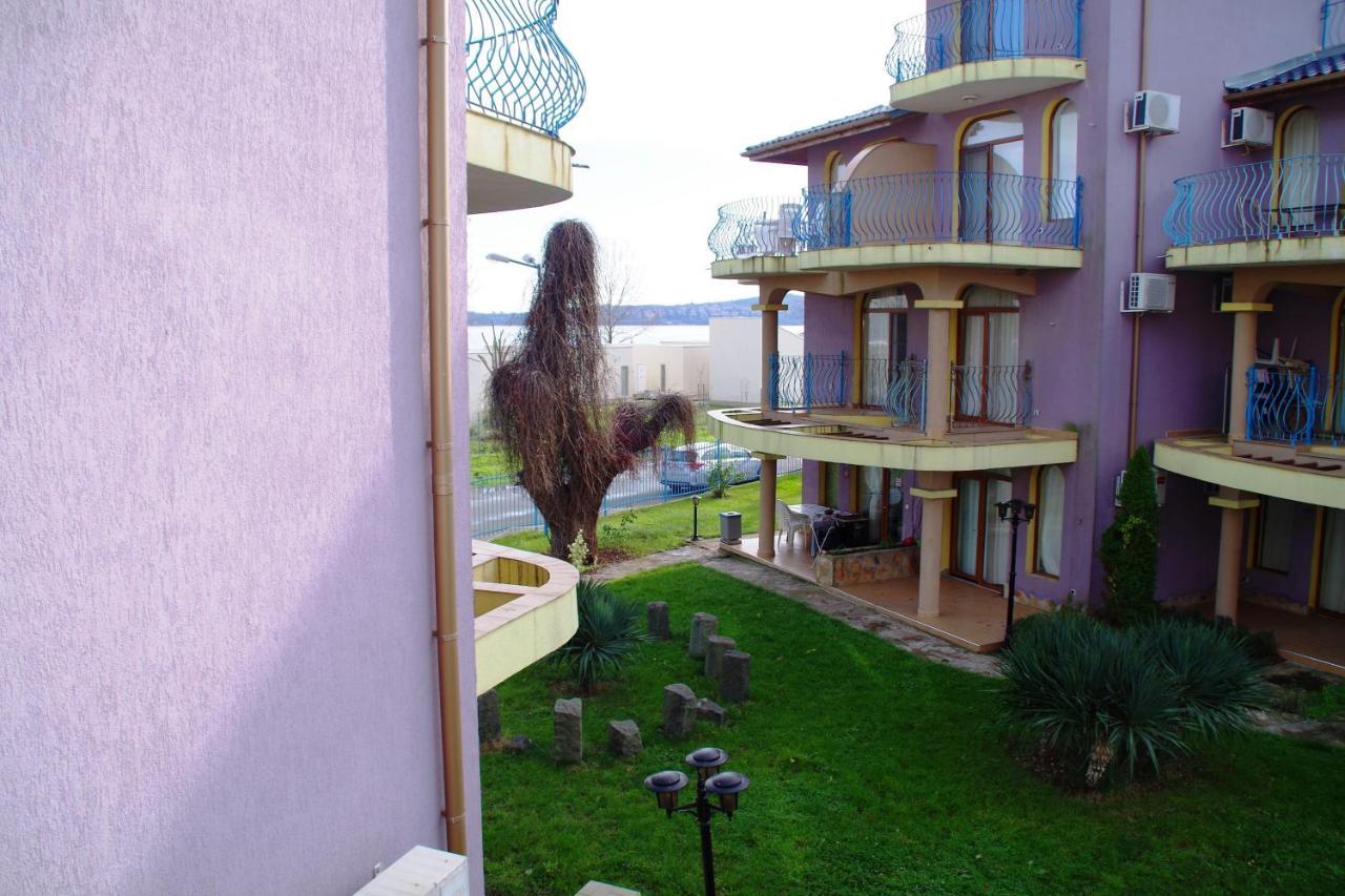 Azura Garden Apartments 체르노모레츠 외부 사진