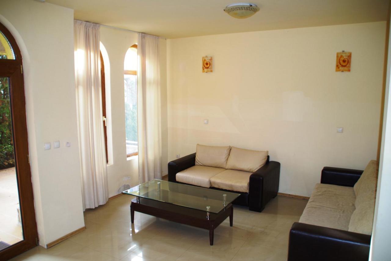 Azura Garden Apartments 체르노모레츠 외부 사진