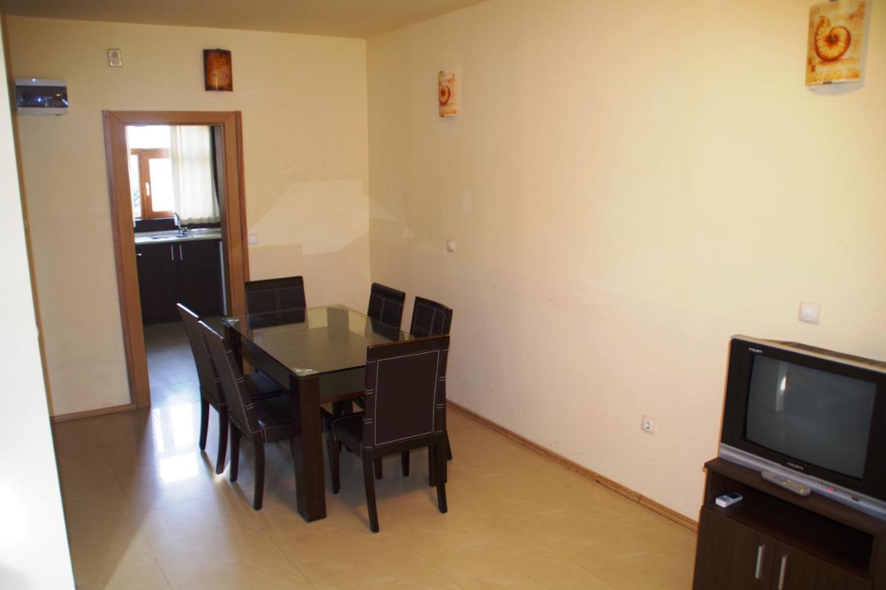 Azura Garden Apartments 체르노모레츠 외부 사진